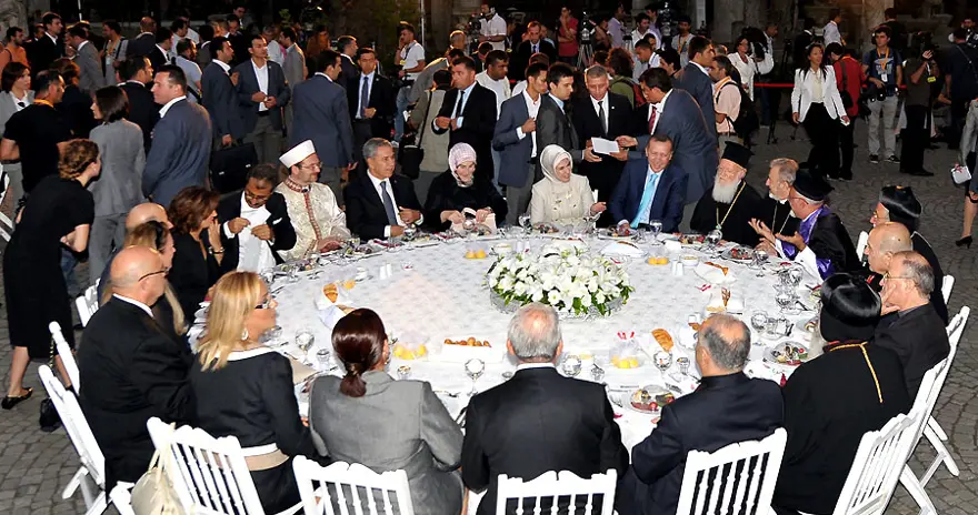 Azınlık temsilcileriyle iftar 2