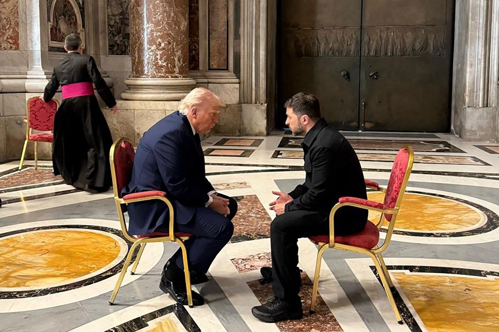 Vatikan'daki "tarihi" fotoğrafın arka planı