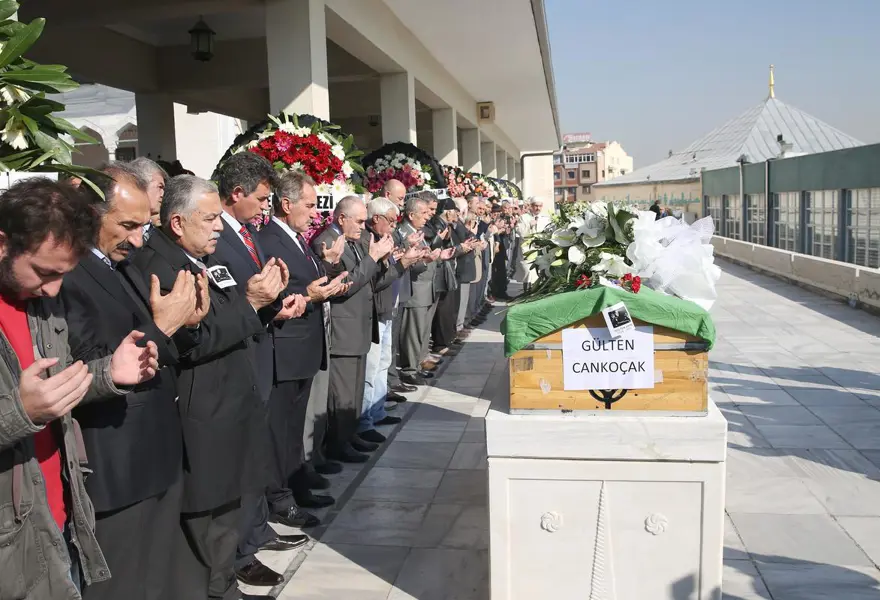 Gülten Akın son yolculuğuna uğurlandı 10 Gülten Akın son yolculuğuna uğurlandı 10