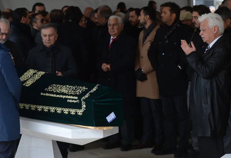 Yavuz Yılmaz son yolculuğuna uğurlandı 3 Yavuz Yılmaz son yolculuğuna uğurlandı 3