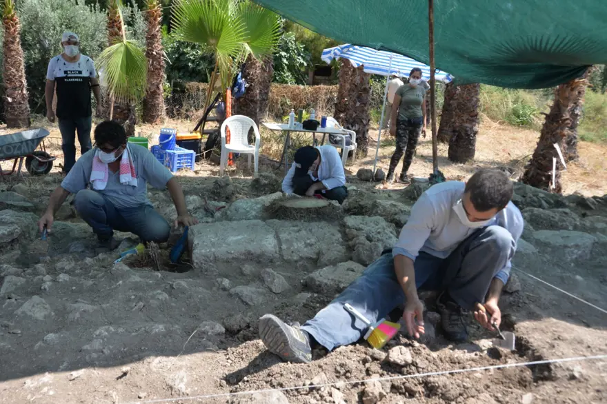 Astronominin kurucusu Aratos'un anıt mezarı için Soli Pompeiopolis'de kazı çalışmaları başladı 7 Astronominin kurucusu Aratos'un anıt mezarı için Soli Pompeiopolis'de kazı çalışmaları başladı 7