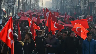 Yüksekova'da 'teröre lanet' yürüyüşü düzenlendi