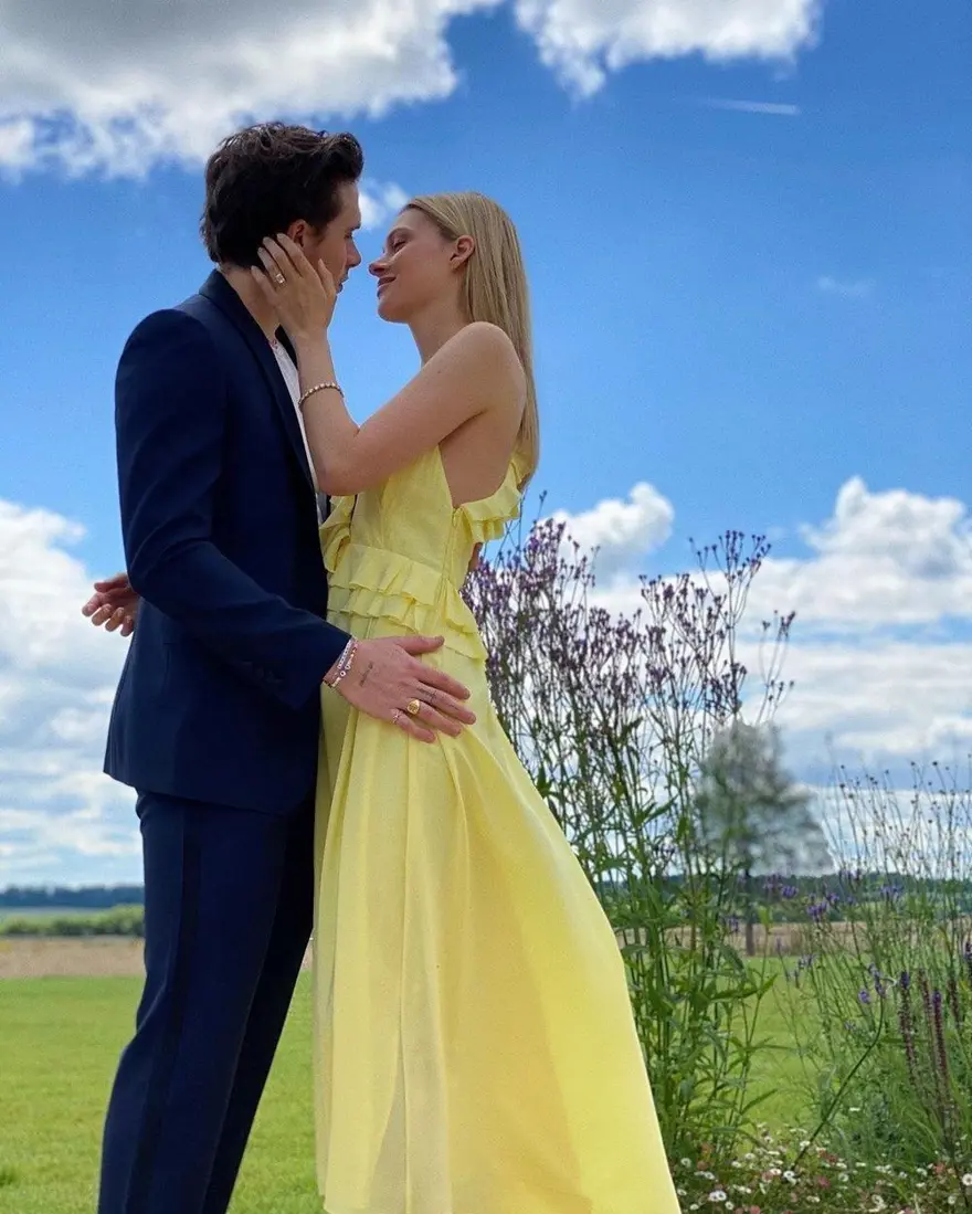 Brooklyn Beckham annesi Victoria Beckham ve eşi Nicole Peltz hakkındaki söylentiler hakkında konuştu 6