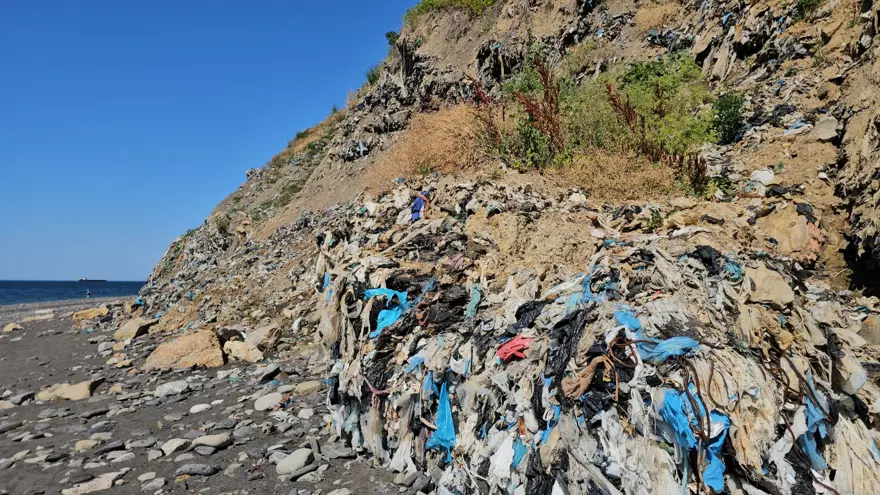 Kozlu Sahil'deki çöp yığını 1 Kozlu Sahil'deki çöp yığını 1