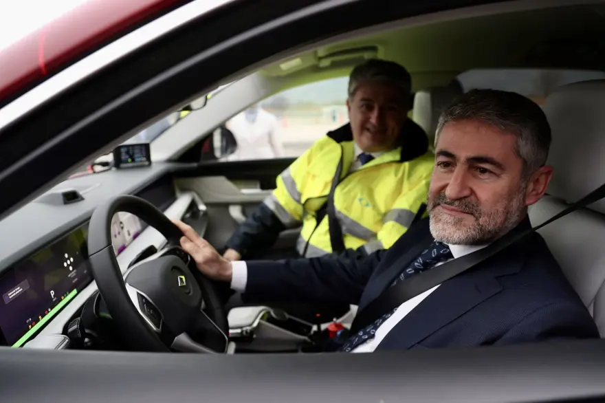 Bakanlar Varank ve Nebati, Togg'un direksiyonuna geçti: Bu müthiş bir duygu 3