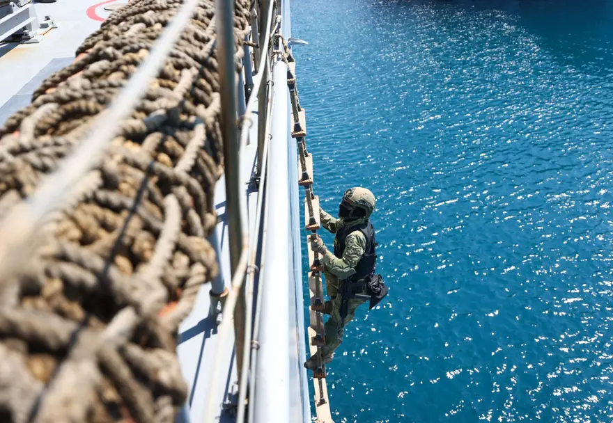 Amfibi Hücum Timleri'nden gövde gösterisi 14