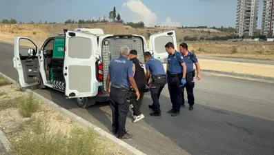 Yol kenarında ceset bulundu