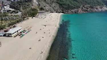 Alanya’da yaz havası: Güneşi gören denize koştu