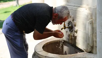 Termometreler 51 dereceyi gösterdi: Parklar boş kaldı