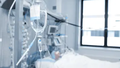 2 ay boyunca komada kalan adamdan hayrete düşüren sözler: Her şeyi duyuyordum, doktorlar ailemi ölümüme ikna etmeye çalışıyordu!