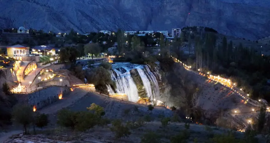 TÜRKİYE'NİN EN BÜYÜK ŞELALESİ 