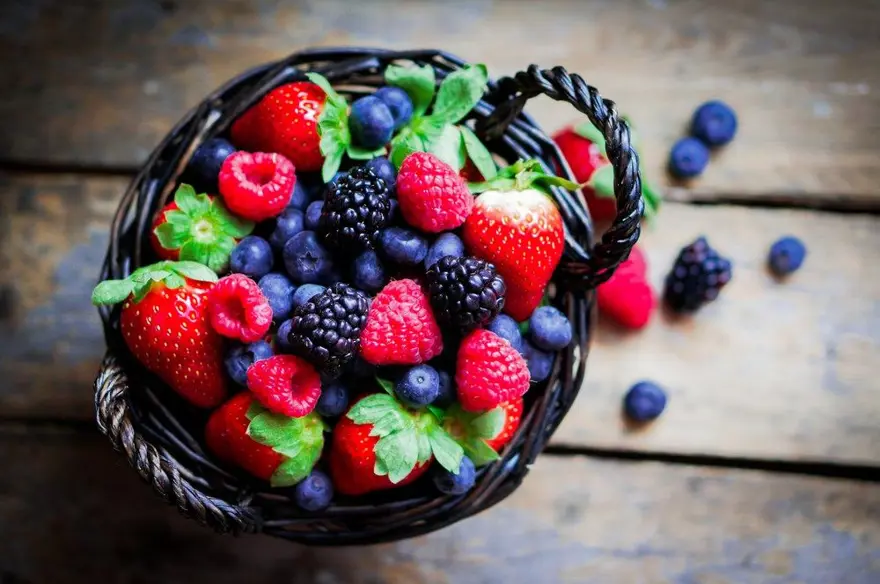 Canlı renkleriyle göz kamaştıran yaz meyvelerinin faydaları neler? Canlı renkleriyle göz kamaştıran yaz meyvelerinin faydaları neler?
