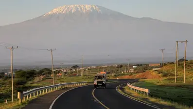 Kilimanjaro'nun zirvesi internetle dünyaya bağlandı