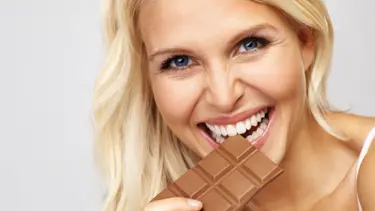 Düzenli çikolata yiyenler daha zayıf oluyor