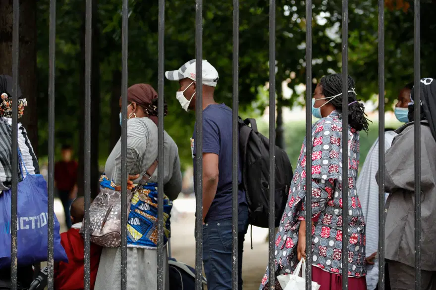 400 evsiz Paris’te ‘onurlu barınma’ için çadır kurdu 10 400 evsiz Paris’te ‘onurlu barınma’ için çadır kurdu 10