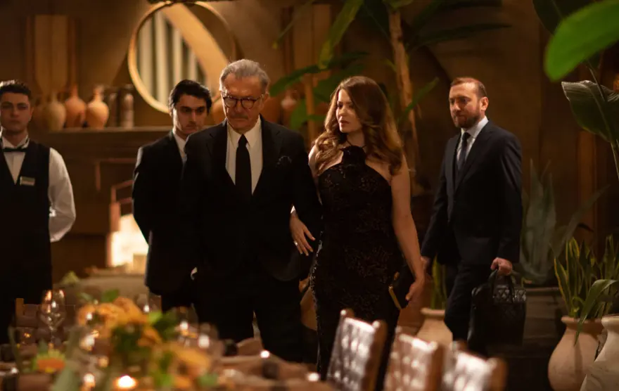 Sakla Beni 12. bölümde neler olacak? Naz'dan bebek müjdesi 6