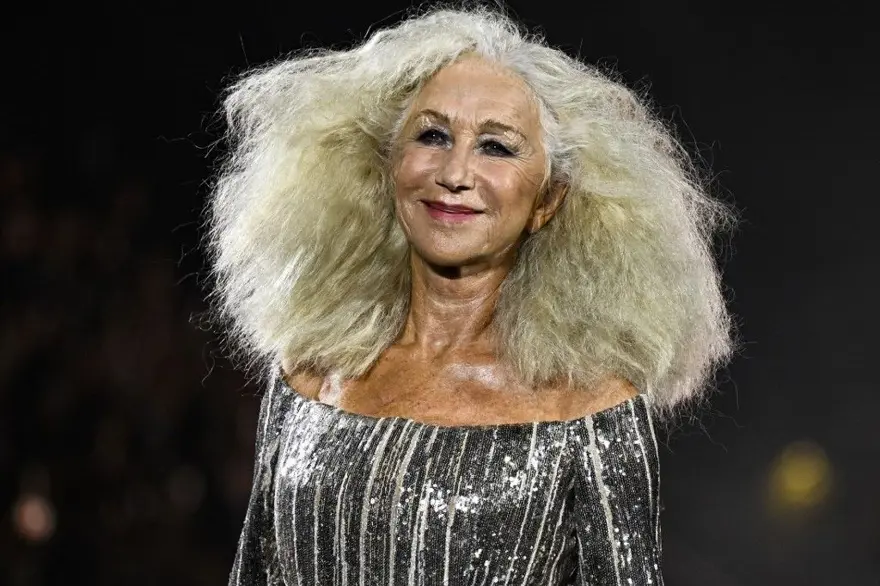 Sinema yıldızları Paris Moda Haftası'nda podyum yıldızı oldu 10