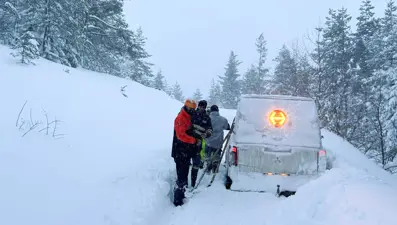 Kastamonu'da arızaya müdahaleye giden ekip karda mahsur kaldı