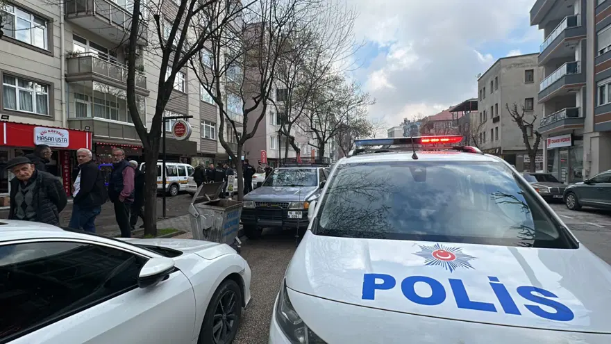 Bursa'da kar maskeli silahlı soygun: 1 dakika içinde 3,5 milyon liralık kuyumcu vurgunu 3