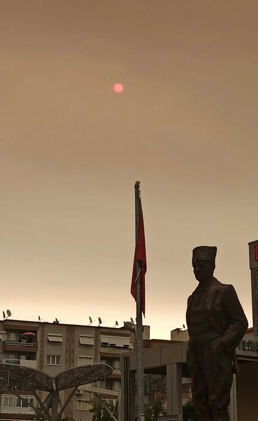 İzmir'de bulanık gökyüzü korkuttu 5