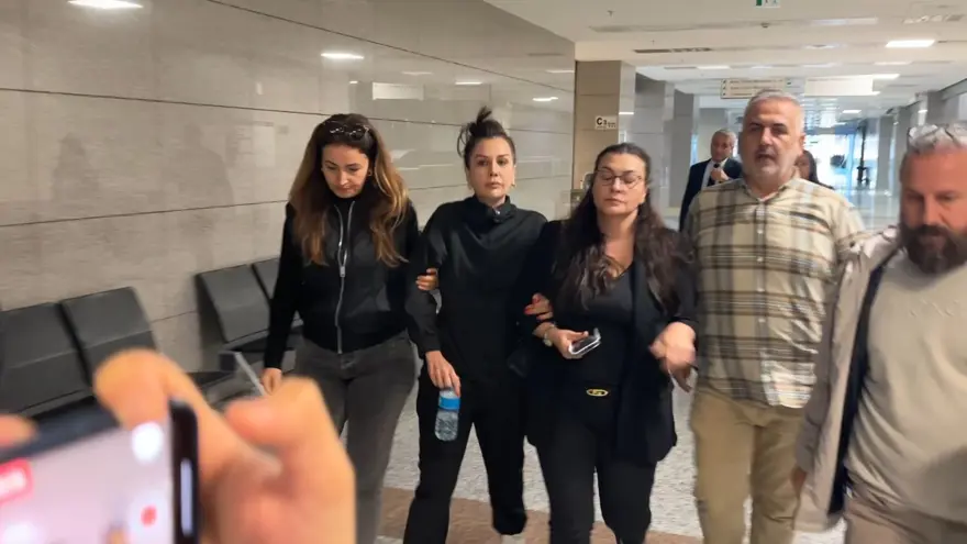 "Hayasızca hareket" soruşturması: Dilan Polat ve kardeşi Sıla Doğu adli kontrol şartıyla serbest bırakıldı 3