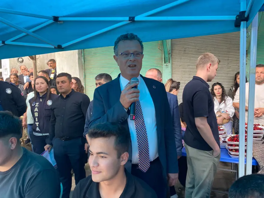 10 dakikada 2 buçuk kilo kiraz yedi: Yarışmada altın kazandı 4 10 dakikada 2 buçuk kilo kiraz yedi: Yarışmada altın kazandı 4