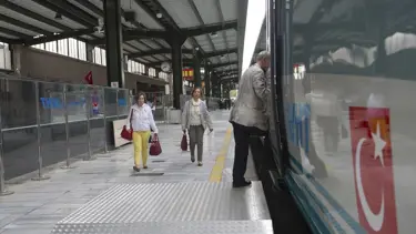 Öğretmenlere trenlerde yüzde 50 indirim