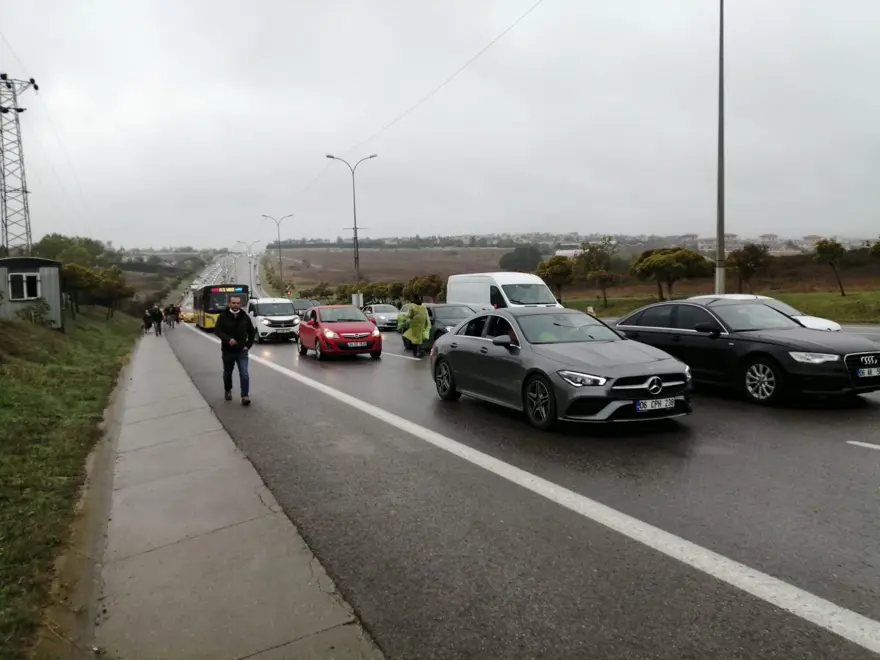 Trafikte Formula 1 yoğunluğu: Bazı yollar kilitlendi 4