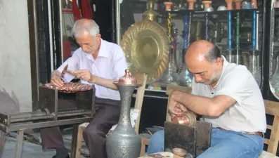 Bakırcı kardeşler mesleği öğrenmek isteyen çırakları bekliyor