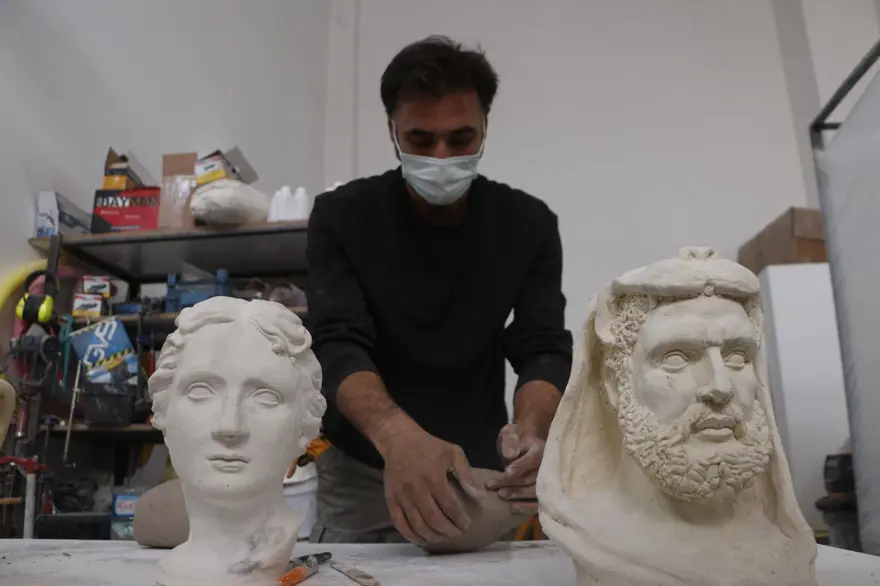 Güney Kore'deki dev akvaryumun heykelleri Çanakkale'den 5 Güney Kore'deki dev akvaryumun heykelleri Çanakkale'den 5