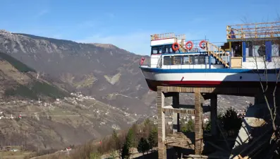 Bir zamanlar Boğaz teknesiydi (Karadenizli işi)