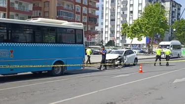 Otomobil ile halk otobüsü çarpıştı: Ölü ve yaralılar var
