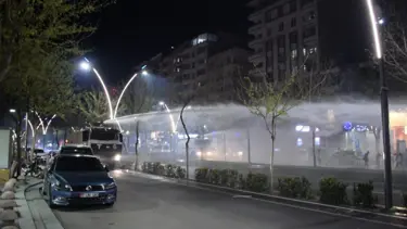 8 ilde izinsiz yürüyüş yapmak isteyenlere polis müdahale etti