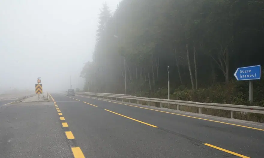 Bolu Dağı’nda sis görüş mesafesini düşürdü 