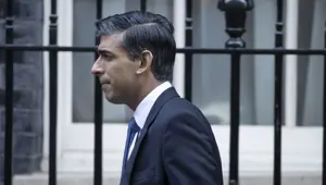 İngiltere Başbakanı Sunak’a emniyet kemeri takmama cezası İngiltere Başbakanı Sunak’a emniyet kemeri takmama cezası