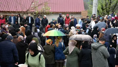 Bir asırlık gelenek: 12 bin kişi bayramlaştı!