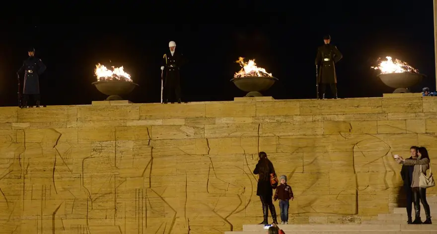 Vatandaşlar Anıtkabir'e akın etti 4