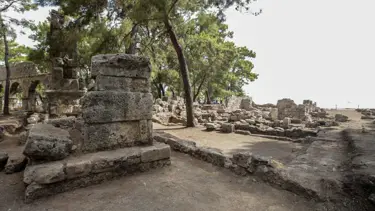 Phaselis Antik Kenti'ndeki ana caddenin tamamı gün yüzüne çıkarılıyor
