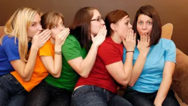 Dedikodu erkeğe yarıyor, kadını kötü etkiliyor (Dünya Gıybet Günü)