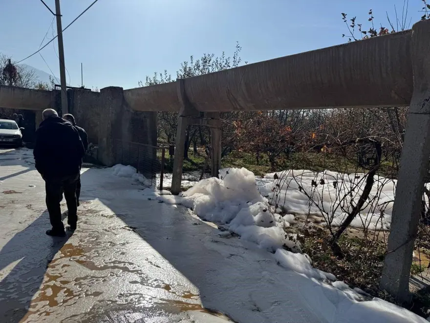 HATTI DELİP İZİNSİZ SU ALDILAR 1