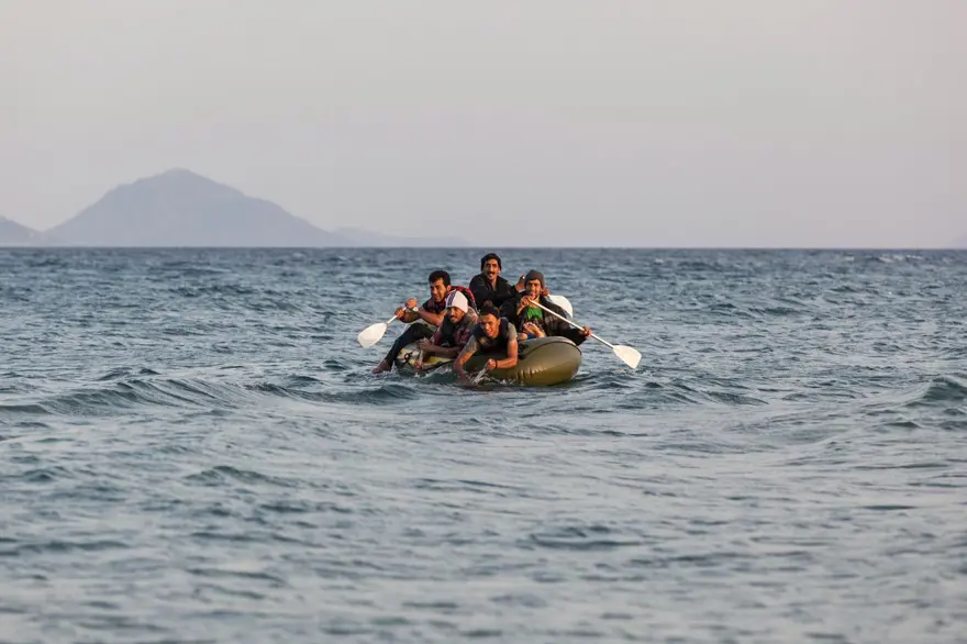 Yunanistan’da yaşanan insanlık dramı dünya basınında: İki mülteci denize atıldı 3