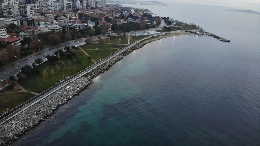 Caddebostan sahili kızıla boyandı 3