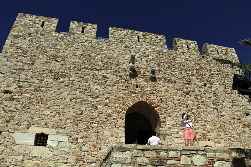 Barbaros Hayrettin Paşa'nın mirası kale turistlerden ilgi görüyor 4