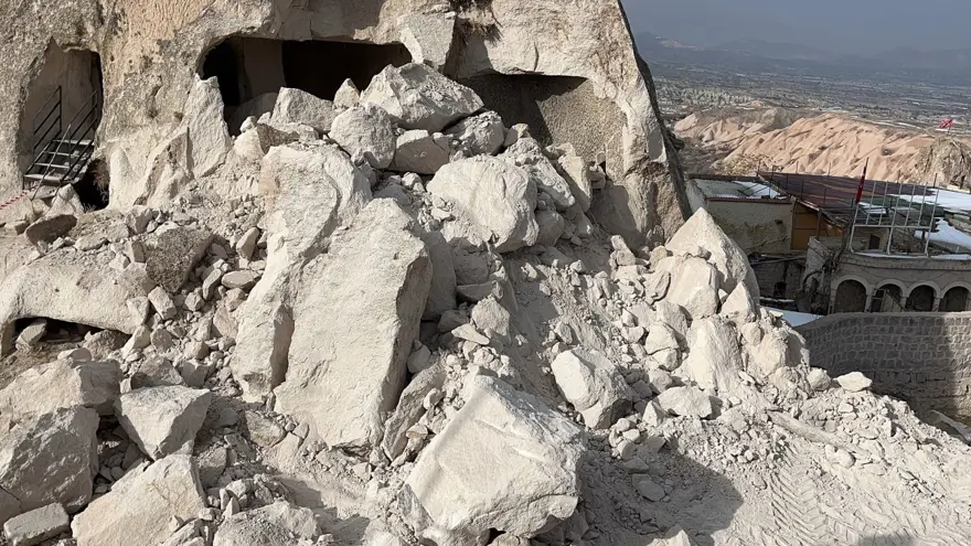 Milyonlarca yıllık peribacası böyle çöktü 