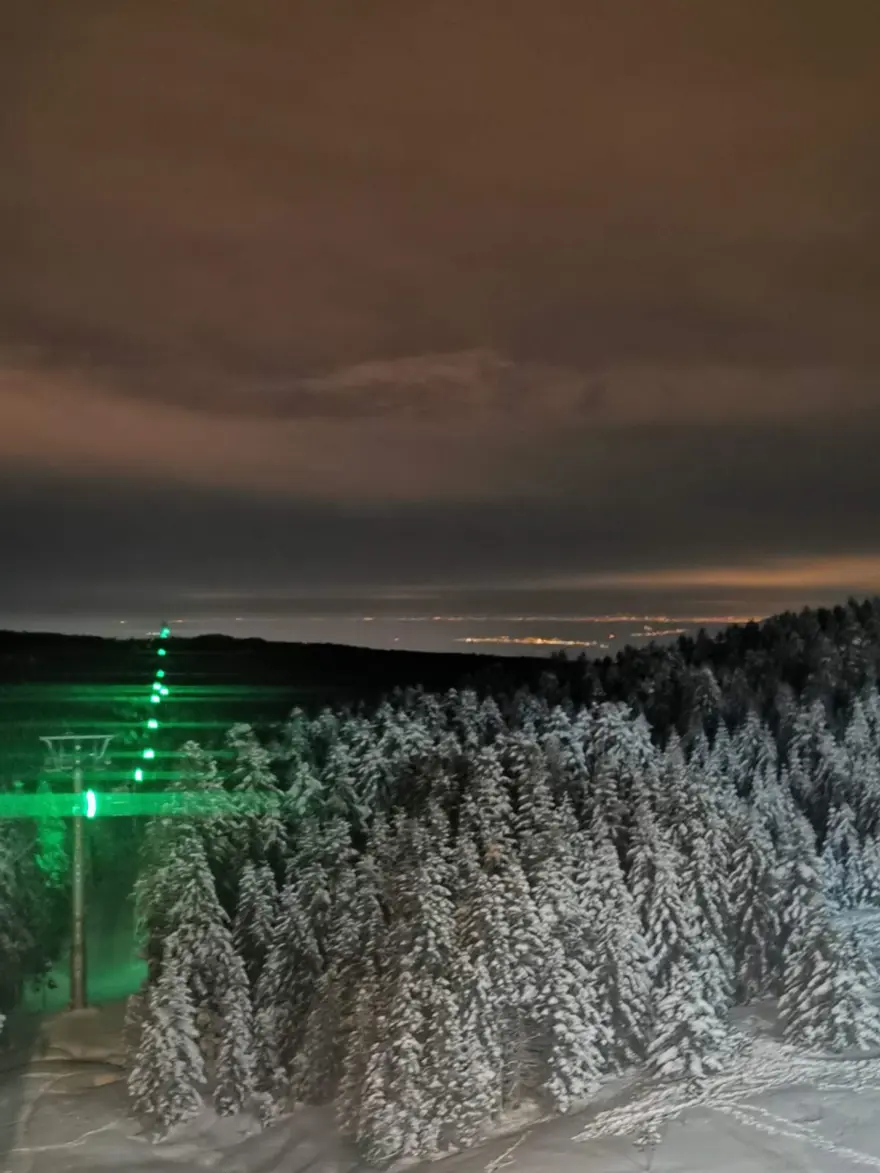 Sıcaktan bunalanlarUludağ’a koştu: İstanbul’u görmeye çalıştılar 5 Sıcaktan bunalanlarUludağ’a koştu: İstanbul’u görmeye çalıştılar 5