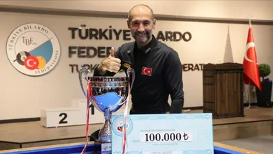 Semih Saygıner'den Türkiye 3 Bant Bilardo şampiyonluğu