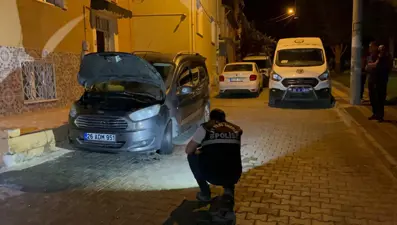 Park halindeki aracı benzin dökerek kundaklayan 2 şüpheli yakalandı