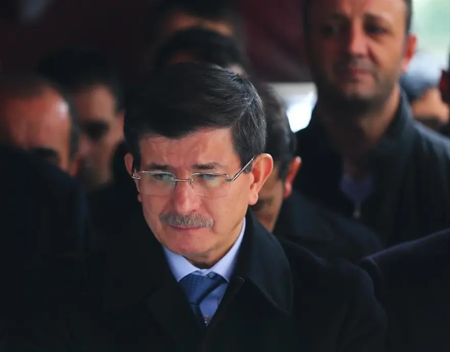 Davutoğlu gözyaşlarını tutamadı 2 Davutoğlu gözyaşlarını tutamadı 2
