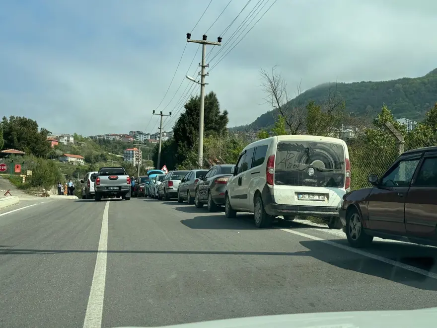 1 günde 20 bin araç gelince ilçeye girişler kapatıldı! 2