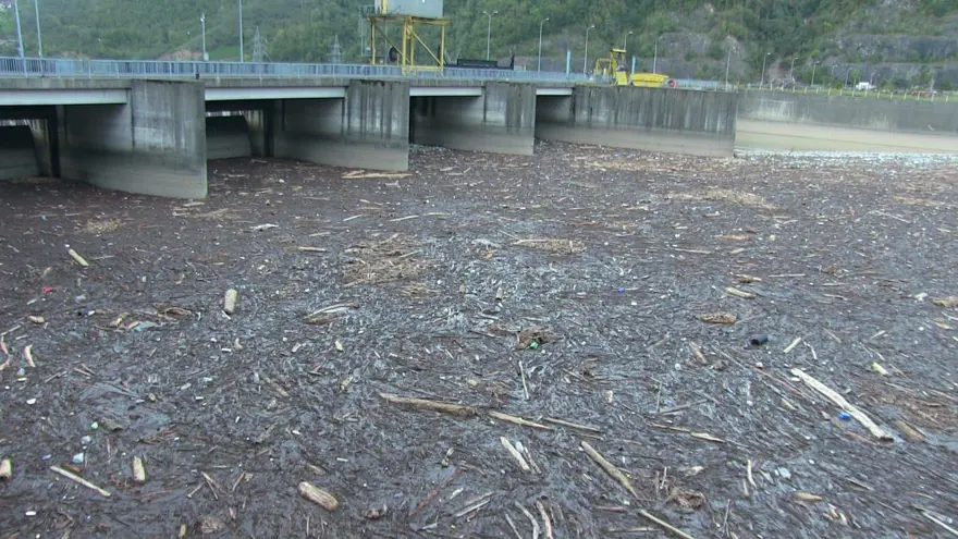 BARAJ ÇÖP DOLDU 2 BARAJ ÇÖP DOLDU 2